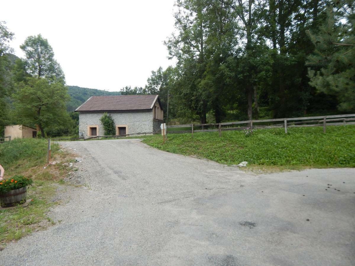 Les Chalets De Montorgueil Saurat Exterior photo